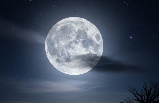 راهنمای جامع عکاسی از ماه با موبایل (روز، شب، ماه کامل و ماه گرفتگی)