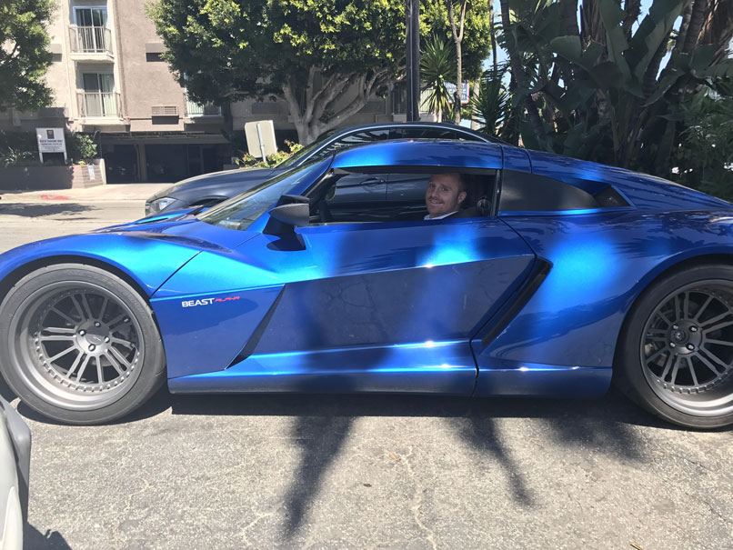 روانشناسی رنگ ها professional driver Ryan Phinny